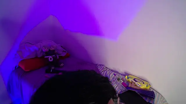 Snapshot of Miranda_kim_ chatting on 11/10/25, 01:04 Miranda kim online show from 11/10/25, 01:04