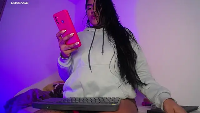 Snapshot of Miranda_kim_ chatting on 11/15/25, 12:52 Miranda kim online show from 11/15/25, 12:52