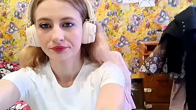 AmeliLia online show from 10/18/25, 07:53