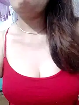 YiyinLy online show from 05/09/26, 07:02