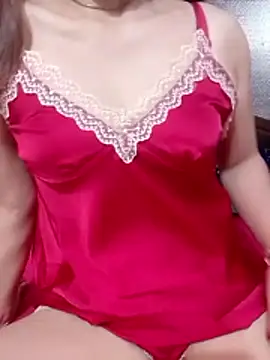 YiyinLy online show from 06/17/26, 01:52