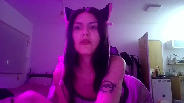 Snapshot of miapink33 chatting on 01/16/26, 12:25 miapink33 online show from 01/16/26, 12:25