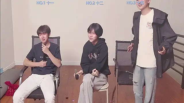 Snapshot of hyboys chatting on 10/16/25, 10:16 hyboys online show from 10/16/25, 10:16
