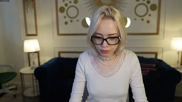 Jessica start online show from 11/24/25, 11:32