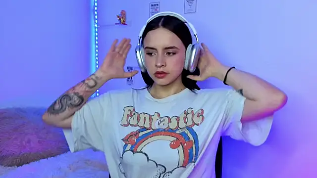 Emily Lindey online show from 02/13/26, 01:07