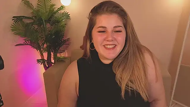 Scarlet Sinera online show from 10/14/25, 11:00