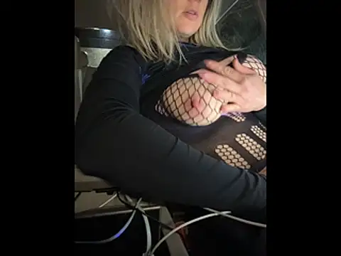 queenkelly1234 online show from 11/29/25, 04:48