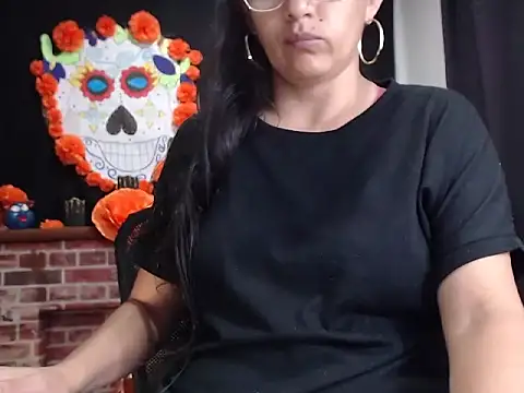 Lucyy Naugthy online show from 11/19/25, 12:05