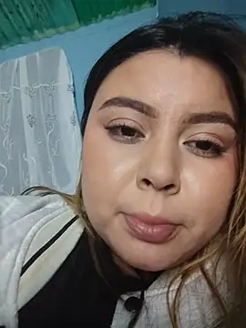 Snapshot of EliaStone05 chatting on 12/20/25, 05:03 EliaStone05 online show from 12/20/25, 05:03