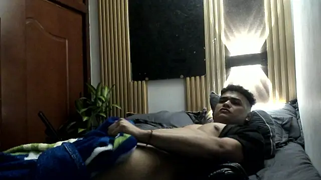 Snapshot of rexforctz chatting on 11/25/25, 08:25 rexforctz online show from 11/25/25, 08:25