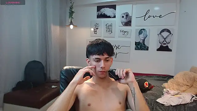 AmethystShadow17 online show from 11/23/25, 12:21