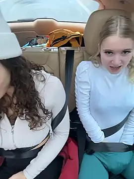 Snapshot of LillyOcean chatting on 01/16/26, 08:18 LillyOcean online show from 01/16/26, 08:18