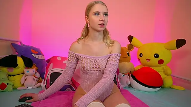 Snapshot of LillyOcean chatting on 02/16/26, 03:41 LillyOcean online show from 02/16/26, 03:41