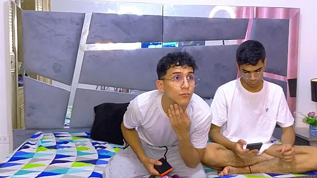 Desire4Duo online show from 11/11/25, 01:33