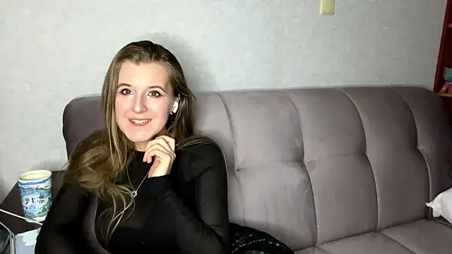 AnnamariaVieu online show from 11/29/25, 08:45