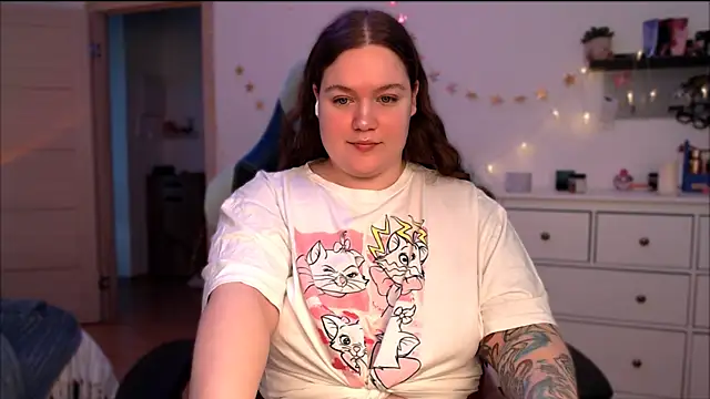 Snapshot of SummerTina chatting on 01/17/25, 09:06 SummerTina online show from 01/17/25, 09:06