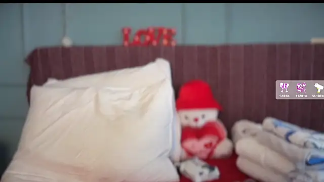 Snapshot of _Nefertiti chatting on 02/25/26, 10:25 Nefertiti online show from 02/25/26, 10:25