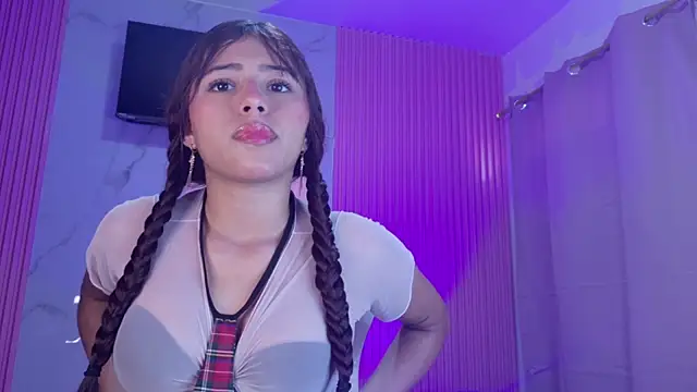 dafne17  online show from 11/13/25, 03:55