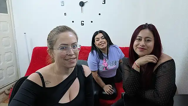 Snapshot of lesb_milf chatting on 04/22/26, 08:21 lesb milf online show from 04/22/26, 08:21
