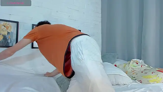 Snapshot of MATEO_HUNTER chatting on 01/19/26, 01:42 MATEO HUNTER online show from 01/19/26, 01:42