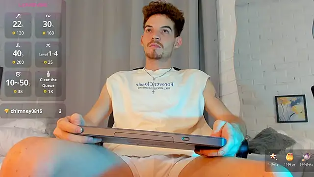 Snapshot of MATEO_HUNTER chatting on 02/10/26, 12:09 MATEO HUNTER online show from 02/10/26, 12:09