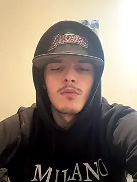 Snapshot of CarmeloA chatting on 01/05/26, 05:27 CarmeloA online show from 01/05/26, 05:27