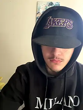 Snapshot of CarmeloA chatting on 01/08/26, 06:32 CarmeloA online show from 01/08/26, 06:32