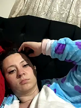 Snapshot of Zoe_fire chatting on 10/29/25, 12:24 Zoe fire online show from 10/29/25, 12:24