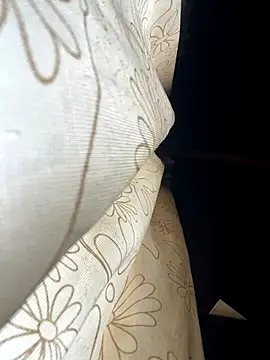 Snapshot of Zoe_fire chatting on 10/29/25, 01:02 Zoe fire online show from 10/29/25, 01:02