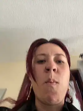 Snapshot of Zoe_fire chatting on 11/25/25, 12:27 Zoe fire online show from 11/25/25, 12:27