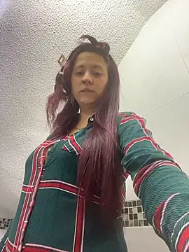 Snapshot of Zoe_fire chatting on 12/01/25, 12:43 Zoe fire online show from 12/01/25, 12:43