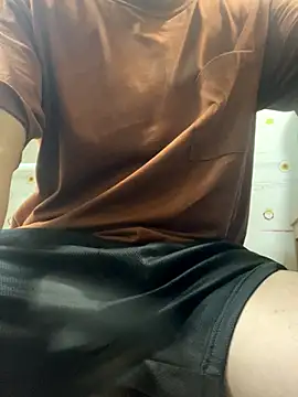 Snapshot of Sui0923 chatting on 10/16/25, 03:24 Sui0923 online show from 10/16/25, 03:24