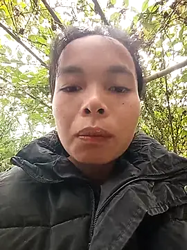 Nguyet2k4 online show from 10/22/25, 03:18