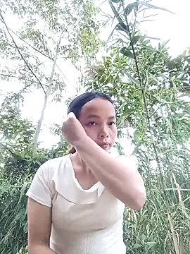 Nguyet2k4 online show from 11/28/25, 09:23