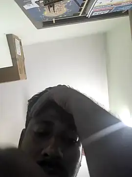 Snapshot of Vickyins480000 chatting on 12/01/25, 04:01 Vickyins480000 online show from 12/01/25, 04:01