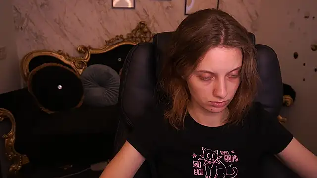 CuteeFoxy online show from 06/19/26, 12:42