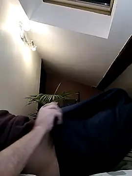 Snapshot of nicolaspgarnier chatting on 11/28/25, 05:26 nicolaspgarnier online show from 11/28/25, 05:26