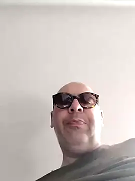 Snapshot of nicolaspgarnier chatting on 03/07/26, 10:34 nicolaspgarnier online show from 03/07/26, 10:34