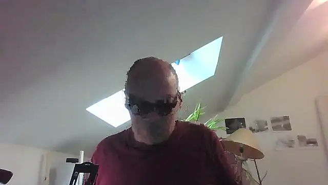 Snapshot of nicolaspgarnier chatting on 05/13/26, 03:09 nicolaspgarnier online show from 05/13/26, 03:09