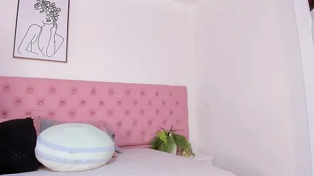 Hanna Garciia online show from 10/21/25, 07:58