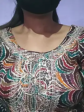 Snapshot of sneha_001 chatting on 10/16/25, 08:26 sneha 001 online show from 10/16/25, 08:26