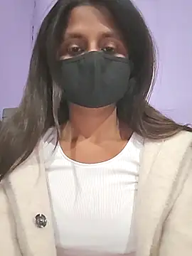 Snapshot of sneha_001 chatting on 11/18/25, 07:13 sneha 001 online show from 11/18/25, 07:13