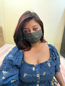 Snapshot of payal_mittal chatting on 07/07/26, 12:02 payal mittal online show from 07/07/26, 12:02