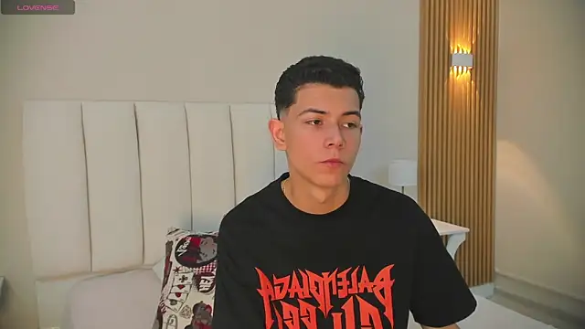 Snapshot of FireGuy_99 chatting on 10/18/25, 03:35 FireGuy 99 online show from 10/18/25, 03:35