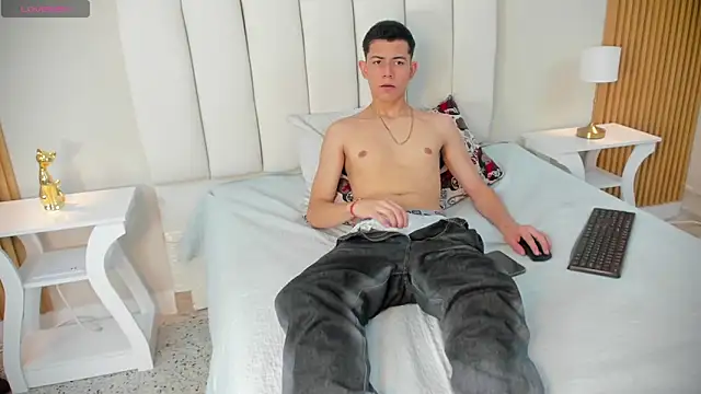 Snapshot of FireGuy_99 chatting on 11/02/25, 01:46 FireGuy 99 online show from 11/02/25, 01:46