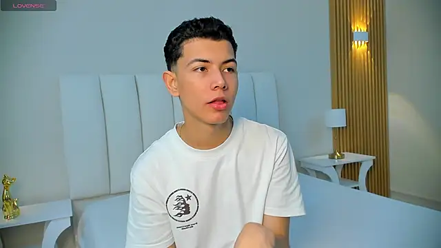 Snapshot of FireGuy_99 chatting on 11/06/25, 01:45 FireGuy 99 online show from 11/06/25, 01:45