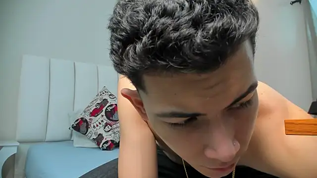 Snapshot of FireGuy_99 chatting on 11/07/25, 01:00 FireGuy 99 online show from 11/07/25, 01:00