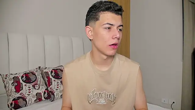 Snapshot of FireGuy_99 chatting on 11/22/25, 01:10 FireGuy 99 online show from 11/22/25, 01:10