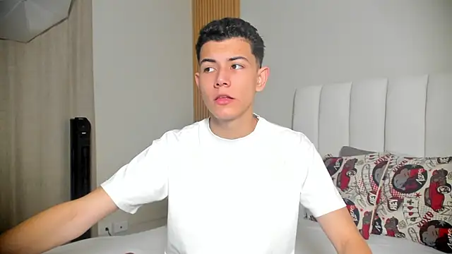 Snapshot of FireGuy_99 chatting on 11/24/25, 01:00 FireGuy 99 online show from 11/24/25, 01:00