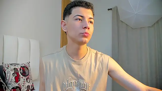 Snapshot of FireGuy_99 chatting on 11/30/25, 01:37 FireGuy 99 online show from 11/30/25, 01:37